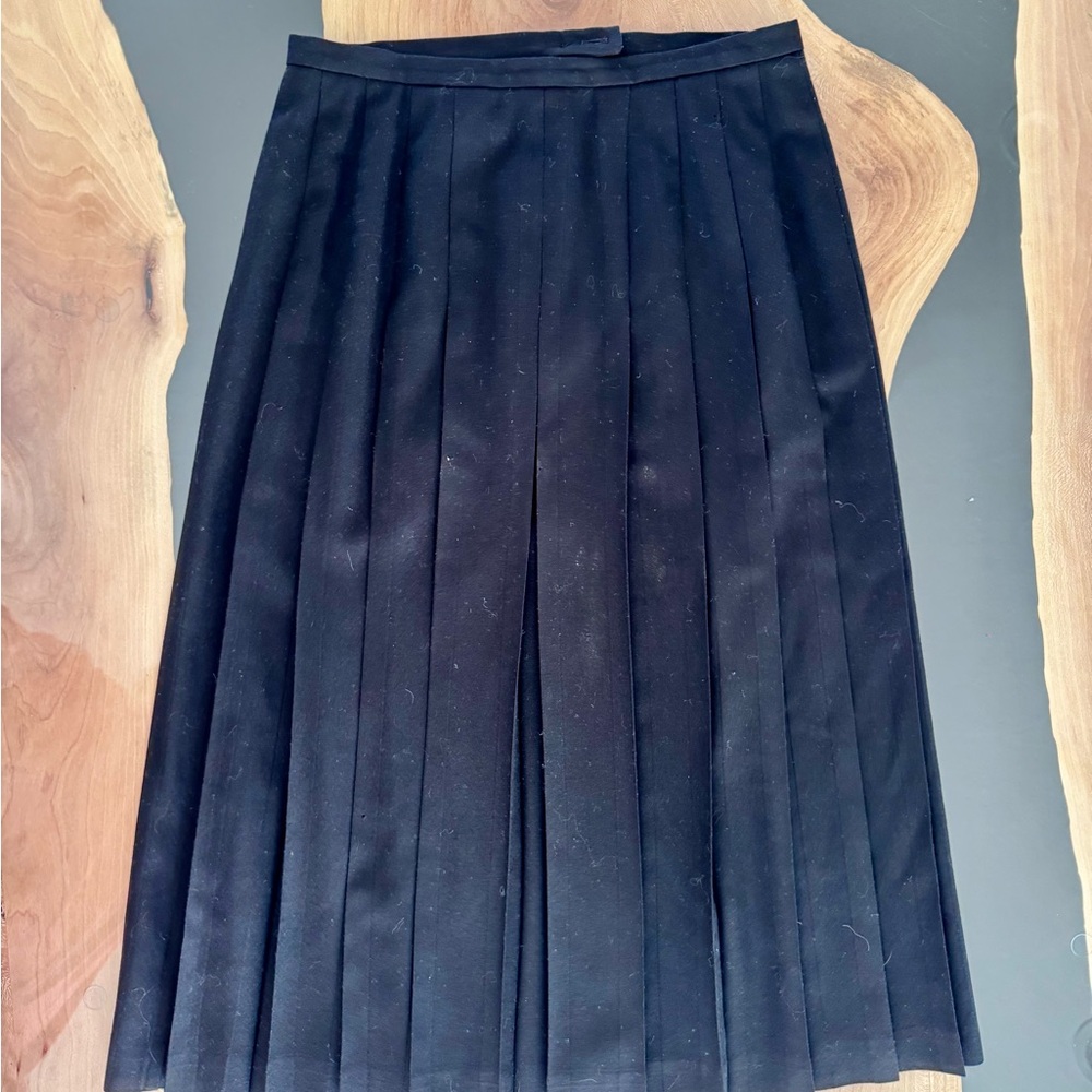 Talbots Vintage Pleated Skirt, Size 16 Black, 100% Wool, Made in USA, Academia